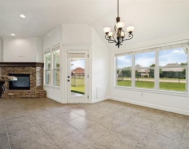 204 Captains Court - Photo Thumbnail 5