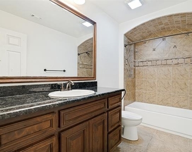 204 Captains Court - Photo Thumbnail 13