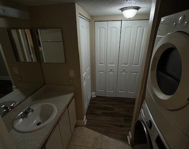1536 Se Royal Green Circle - Photo Thumbnail 20