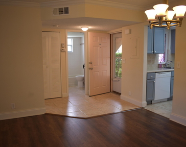 1536 Se Royal Green Circle - Photo Thumbnail 2