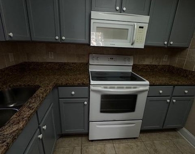 1536 Se Royal Green Circle - Photo Thumbnail 34