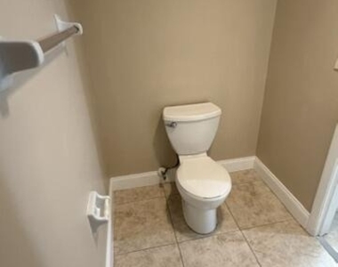 1536 Se Royal Green Circle - Photo Thumbnail 25