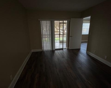 1536 Se Royal Green Circle - Photo Thumbnail 22
