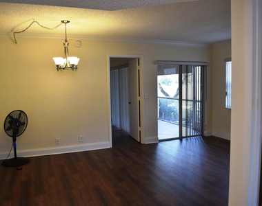 1536 Se Royal Green Circle - Photo Thumbnail 1