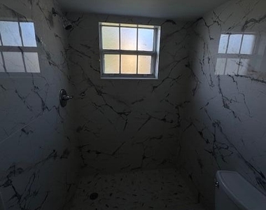1536 Se Royal Green Circle - Photo Thumbnail 10