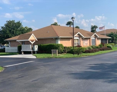 1536 Se Royal Green Circle - Photo Thumbnail 7