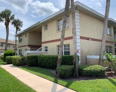 1536 Se Royal Green Circle - Photo Thumbnail 6