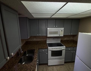 1536 Se Royal Green Circle - Photo Thumbnail 32
