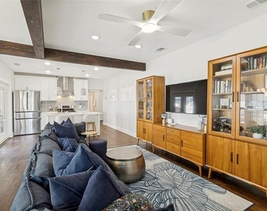 1023 Mount Auburn Avenue - Photo Thumbnail 2