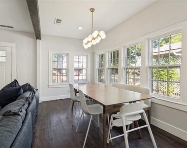 1023 Mount Auburn Avenue - Photo Thumbnail 3