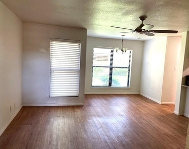 1109 Calico Lane - Photo Thumbnail 2