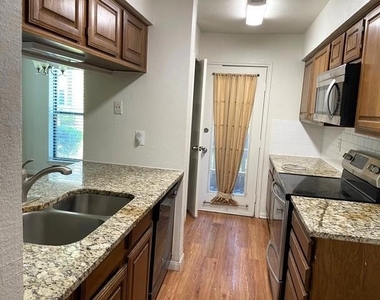 1109 Calico Lane - Photo Thumbnail 5