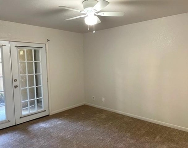 1109 Calico Lane - Photo Thumbnail 12