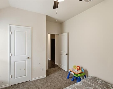229 Penn Street - Photo Thumbnail 19