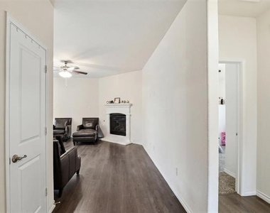 229 Penn Street - Photo Thumbnail 3