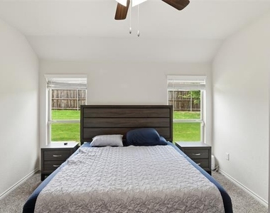 229 Penn Street - Photo Thumbnail 10