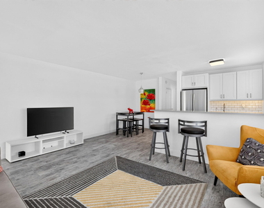 624 Orton Avenue - Photo Thumbnail 11