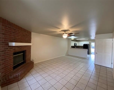 3241 Lexington Drive - Photo Thumbnail 3