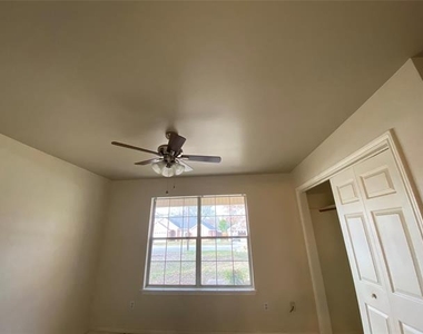 3241 Lexington Drive - Photo Thumbnail 15