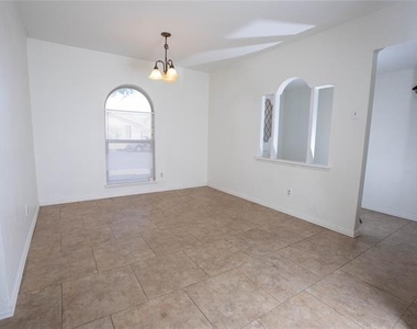 4705 Largo Trail - Photo Thumbnail 3