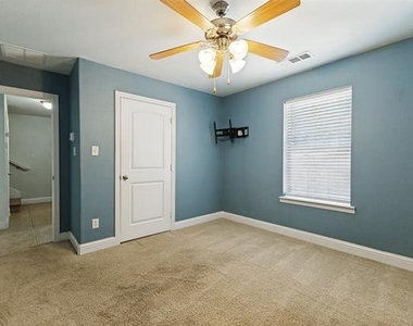 4002 Brownstone Court - Photo Thumbnail 12