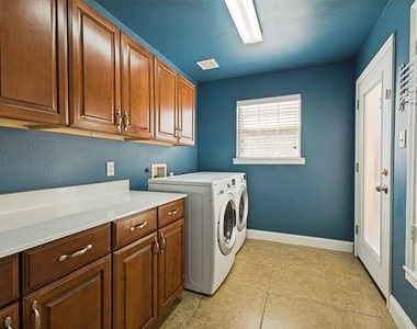 4002 Brownstone Court - Photo Thumbnail 11