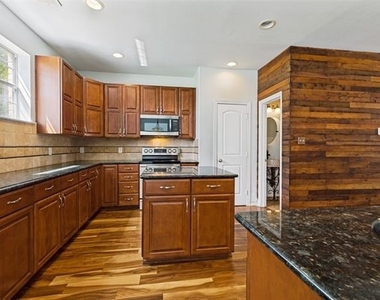 4002 Brownstone Court - Photo Thumbnail 6