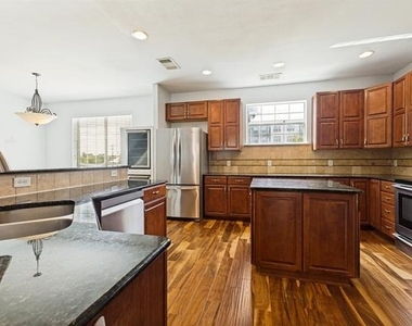 4002 Brownstone Court - Photo Thumbnail 7