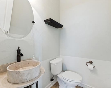 4002 Brownstone Court - Photo Thumbnail 18