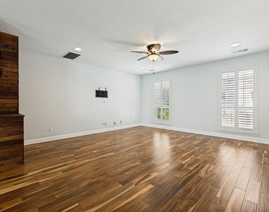 4002 Brownstone Court - Photo Thumbnail 5