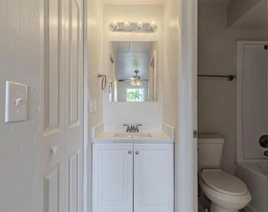 4140 Sw 6th Avenue - Photo Thumbnail 12