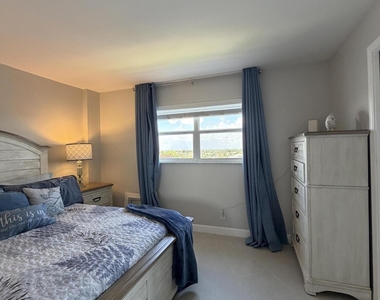 1160 Hillsboro Mile - Photo Thumbnail 17