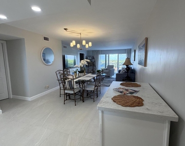 1160 Hillsboro Mile - Photo Thumbnail 14