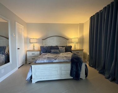 1160 Hillsboro Mile - Photo Thumbnail 15