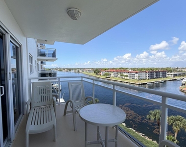 1160 Hillsboro Mile - Photo Thumbnail 26
