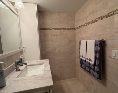 1160 Hillsboro Mile - Photo Thumbnail 24
