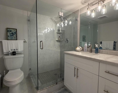 1160 Hillsboro Mile - Photo Thumbnail 19