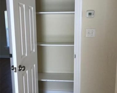 416 Shannon Street - Photo Thumbnail 7