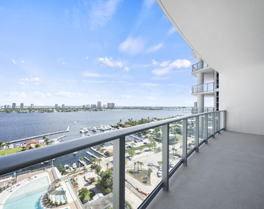 220 Lake Shore Drive - Photo Thumbnail 6