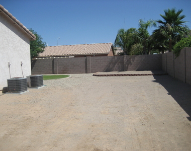 1042 E Canyon Way - Photo Thumbnail 2