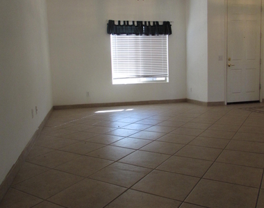 1042 E Canyon Way - Photo Thumbnail 5