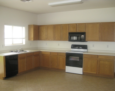 1042 E Canyon Way - Photo Thumbnail 11