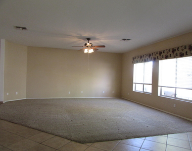 1042 E Canyon Way - Photo Thumbnail 7