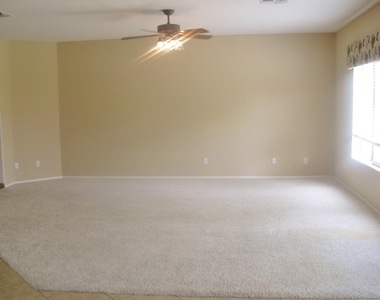 1042 E Canyon Way - Photo Thumbnail 6