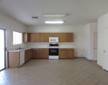 1042 E Canyon Way - Photo Thumbnail 12