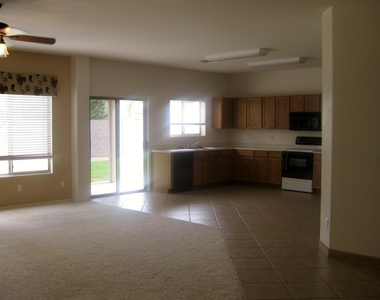 1042 E Canyon Way - Photo Thumbnail 9