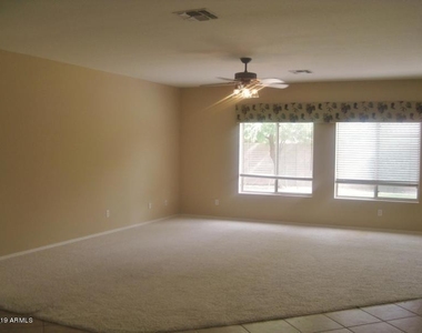1042 E Canyon Way - Photo Thumbnail 8