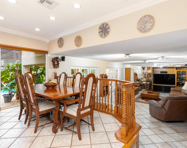 6556 Nw 87th Avenue - Photo Thumbnail 7