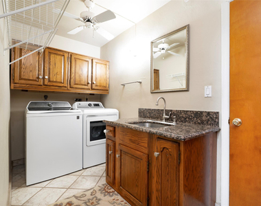 6556 Nw 87th Avenue - Photo Thumbnail 29
