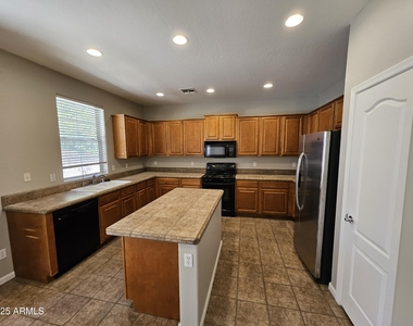 2065 E Hulet Place - Photo Thumbnail 5